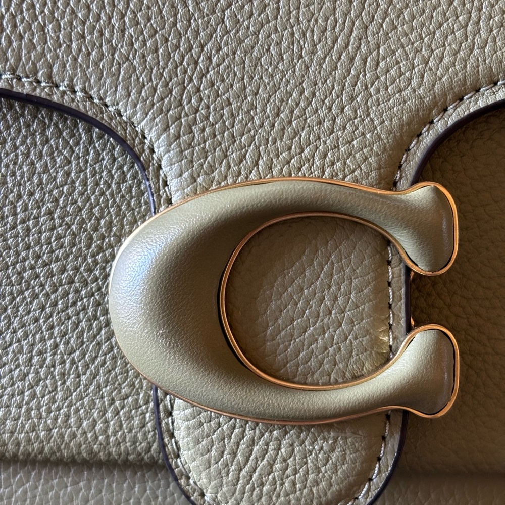 Coach Tabby 26 in Moss/Gold w/Leather Wrapped “C” Emblem - Picture 2 of 12